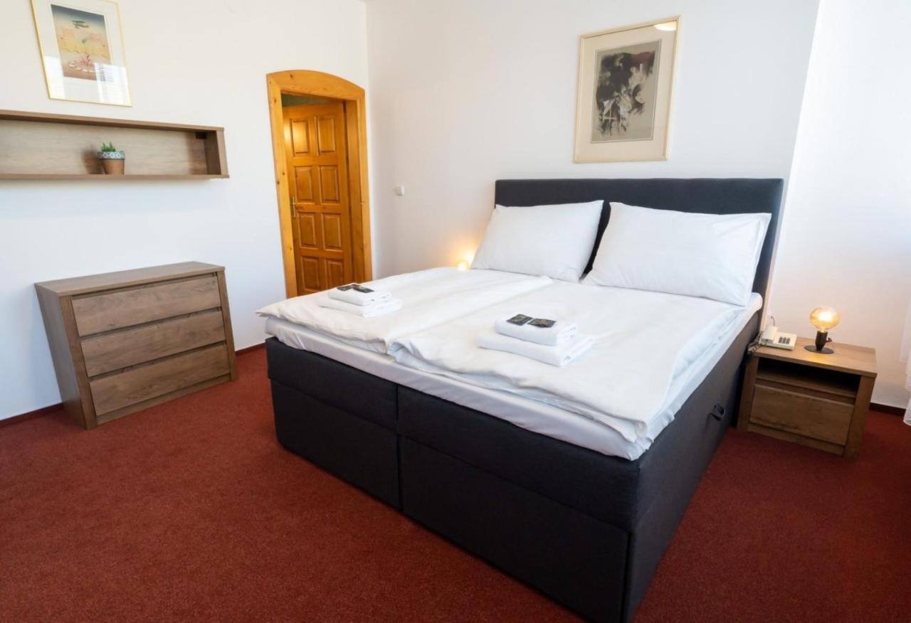 Hotel Uno Ústí nad Orlicí Eksteriør billede